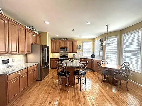 10 Limerick Court White Plains NY 10603