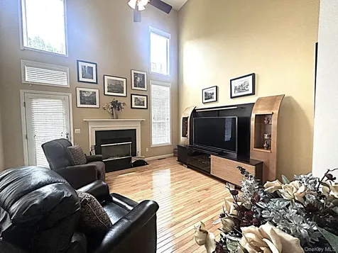 10 Limerick Court White Plains NY 10603