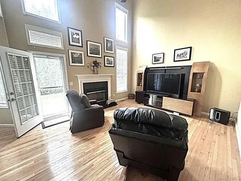 10 Limerick Court White Plains NY 10603