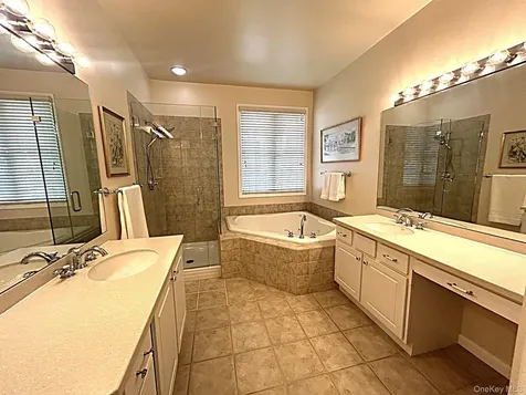 10 Limerick Court White Plains NY 10603