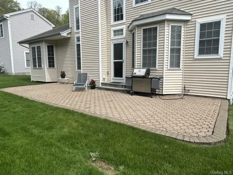 10 Limerick Court White Plains NY 10603