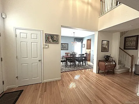 10 Limerick Court White Plains NY 10603