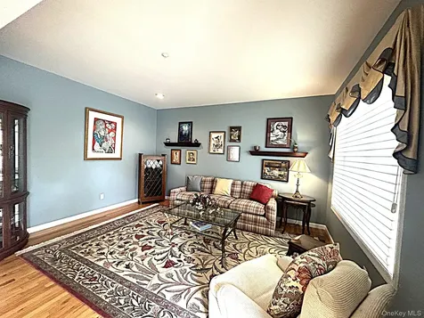 10 Limerick Court White Plains NY 10603
