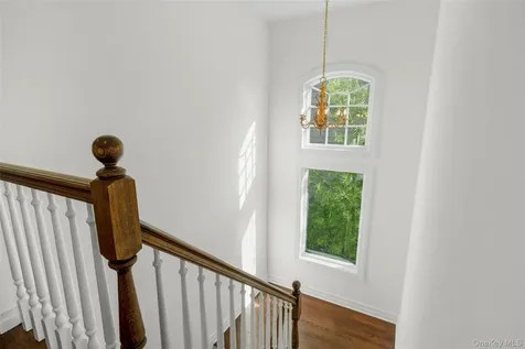 22 Hidden Ridge Court Scarsdale NY 10583