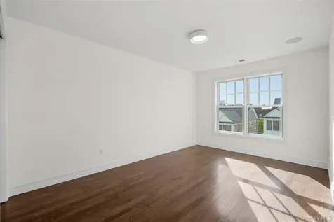 22 Hidden Ridge Court Scarsdale NY 10583
