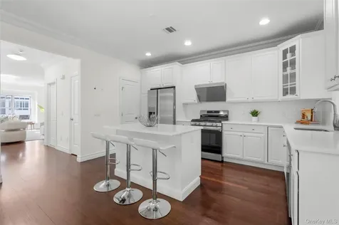 22 Hidden Ridge Court Scarsdale NY 10583