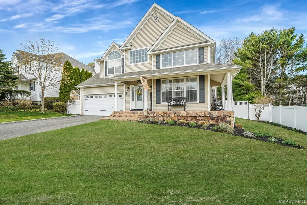 52 Shady View Crossing Manorville NY 11949