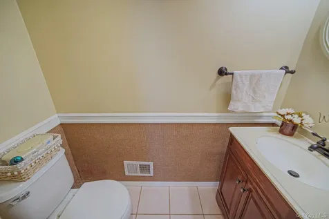 52 Shady View Crossing Manorville NY 11949