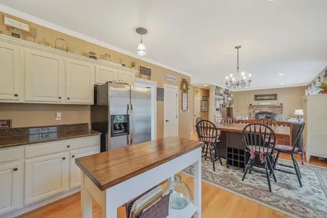 52 Shady View Crossing Manorville NY 11949