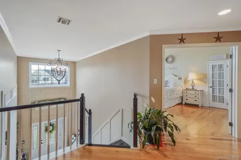 52 Shady View Crossing Manorville NY 11949