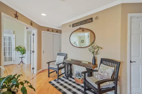 52 Shady View Crossing Manorville NY 11949