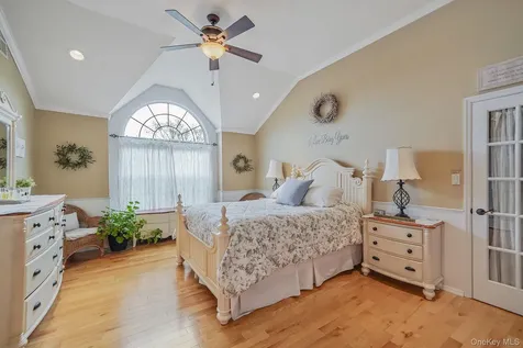 52 Shady View Crossing Manorville NY 11949