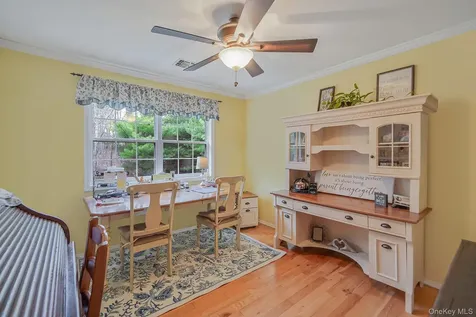 52 Shady View Crossing Manorville NY 11949