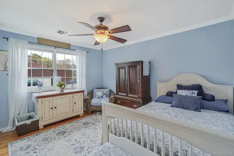 52 Shady View Crossing Manorville NY 11949