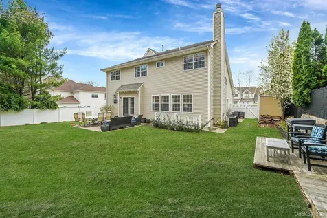 52 Shady View Crossing Manorville NY 11949