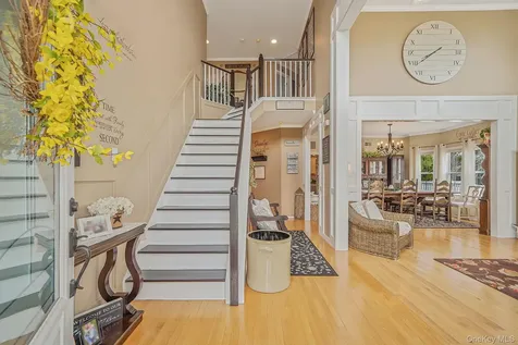 52 Shady View Crossing Manorville NY 11949