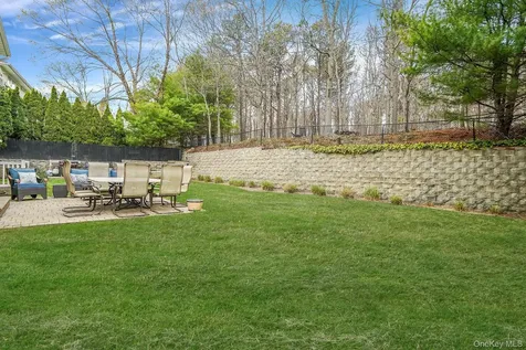 52 Shady View Crossing Manorville NY 11949