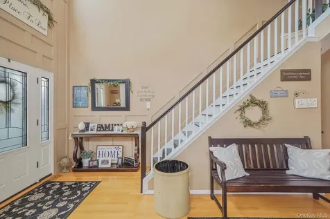 52 Shady View Crossing Manorville NY 11949