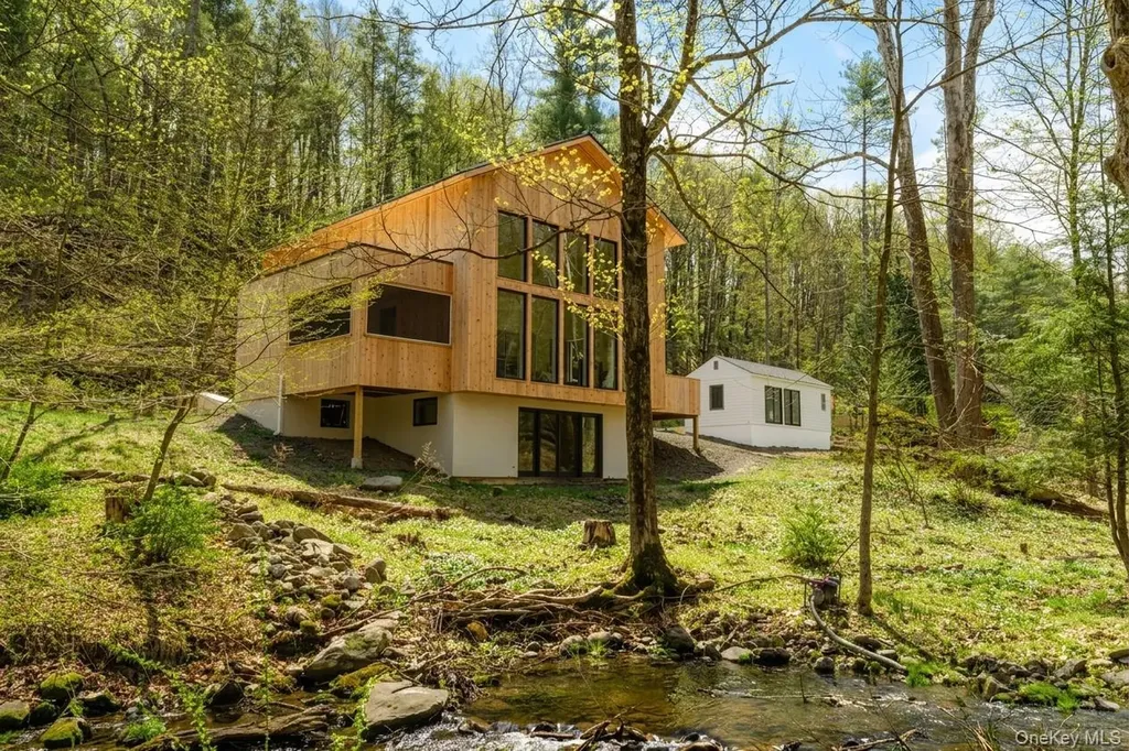 332 Mohonk Road High Falls NY 12440