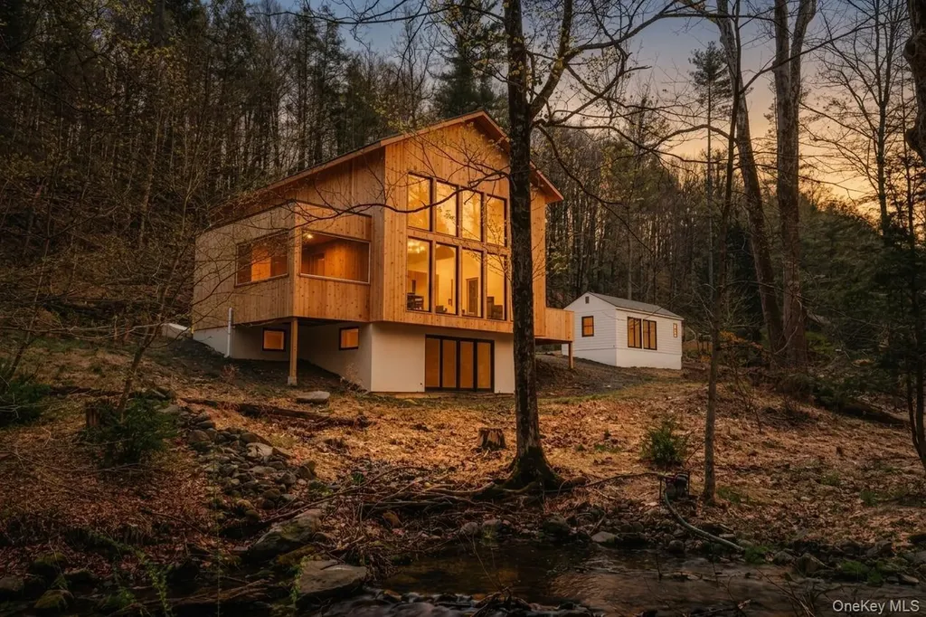 332 Mohonk Road High Falls NY 12440