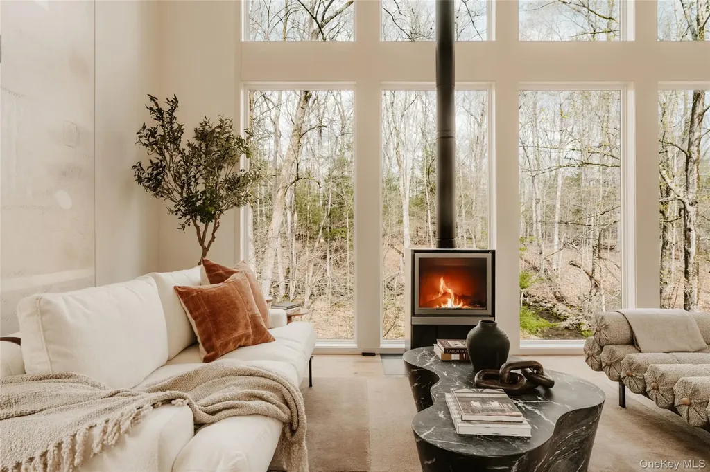 332 Mohonk Road High Falls NY 12440
