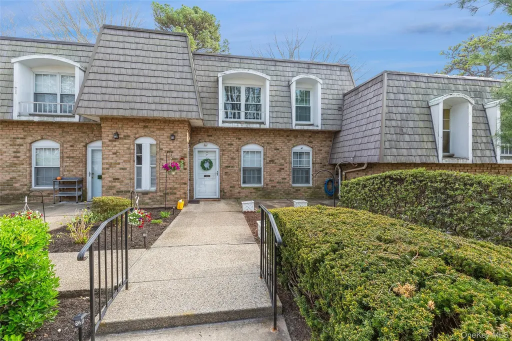 655 Middle Country Road Coram NY 11727