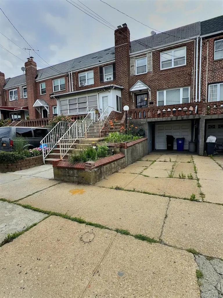 147-25 Brookville Boulevard Rosedale NY 11422