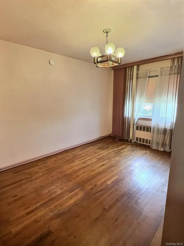147-25 Brookville Boulevard Rosedale NY 11422