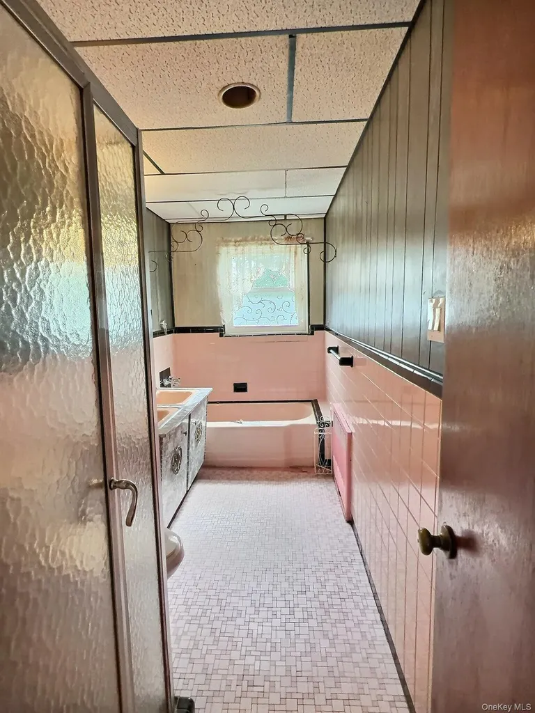 147-25 Brookville Boulevard Rosedale NY 11422