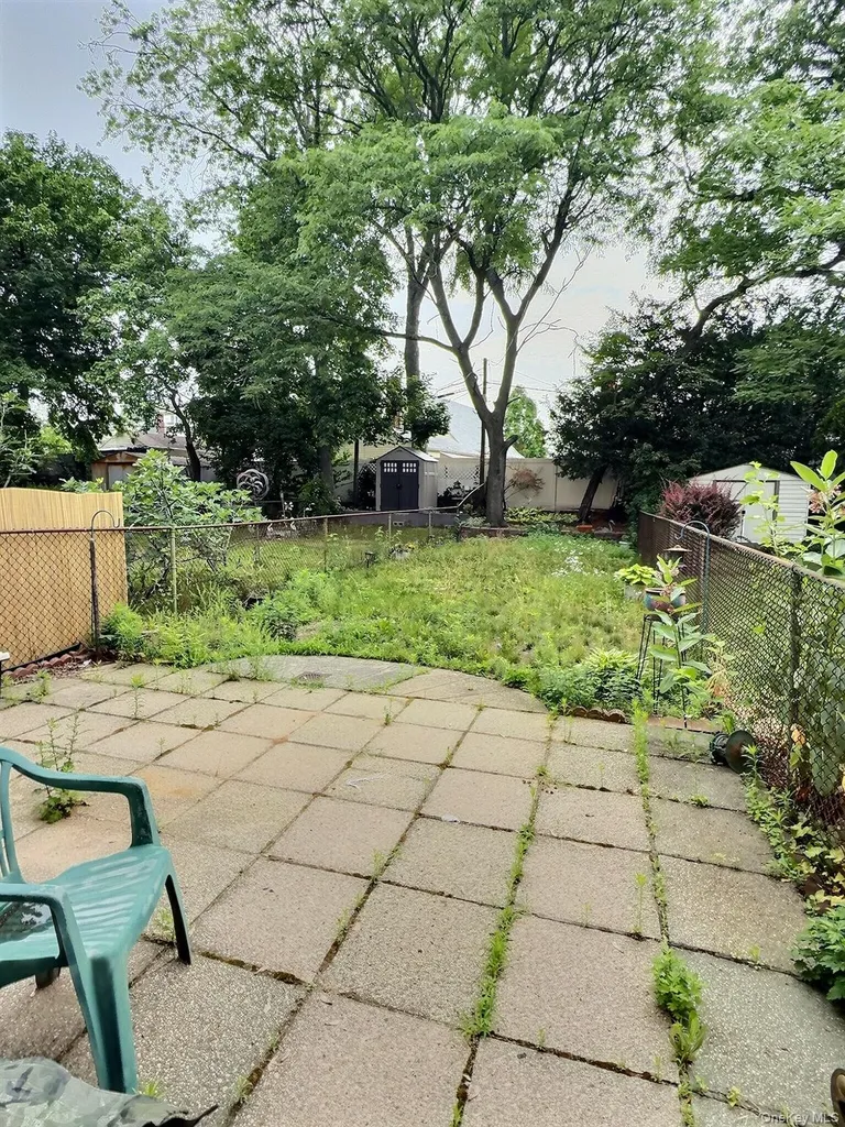 147-25 Brookville Boulevard Rosedale NY 11422