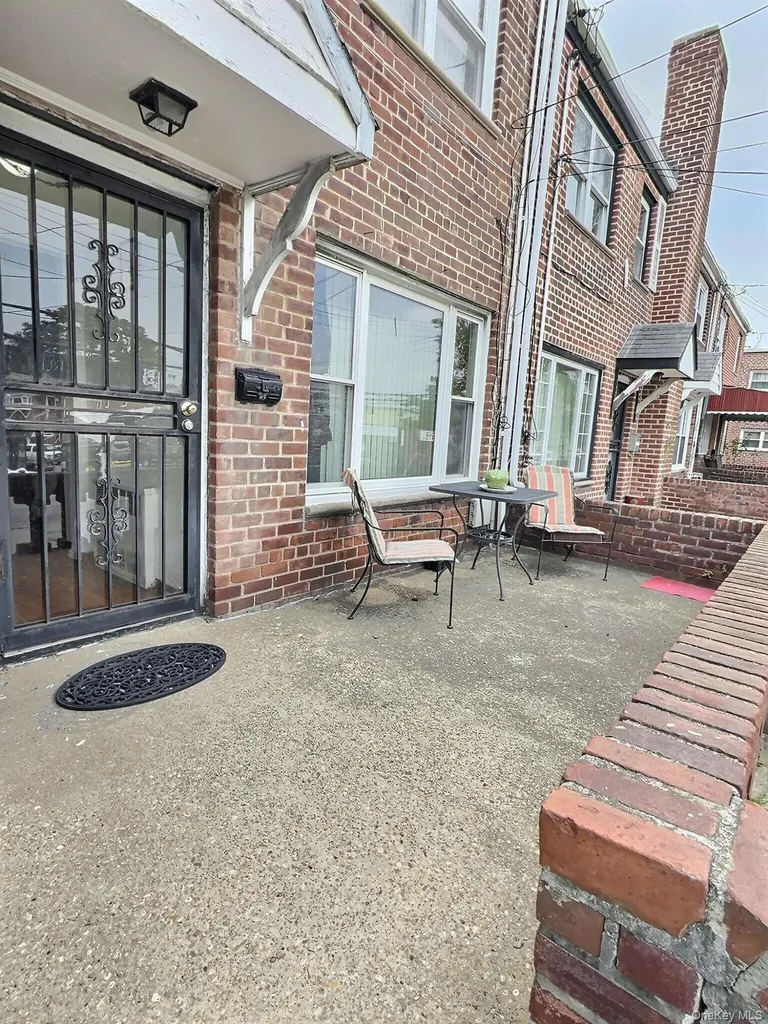 147-25 Brookville Boulevard Rosedale NY 11422