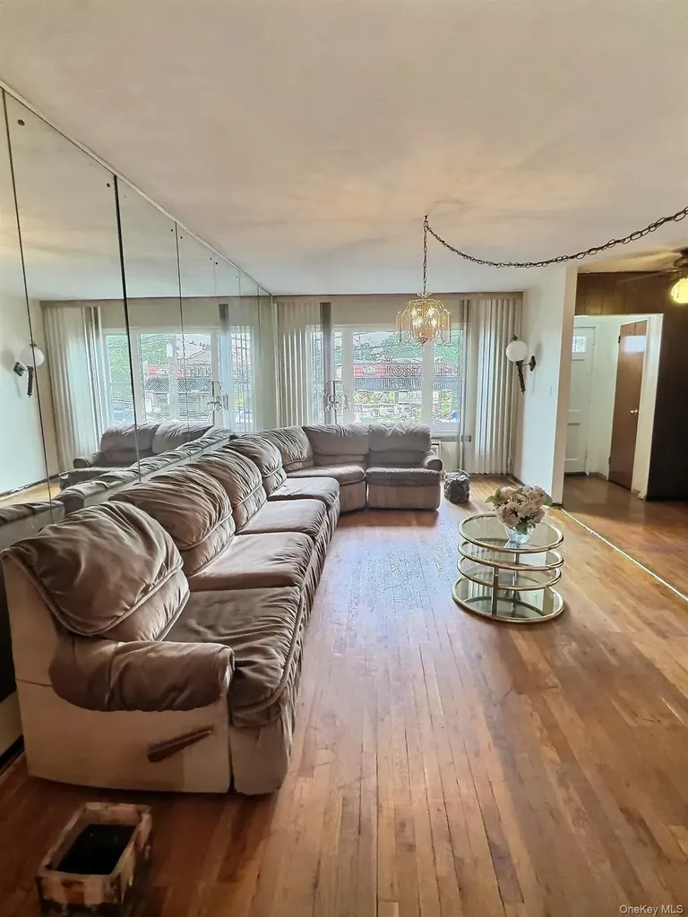 147-25 Brookville Boulevard Rosedale NY 11422