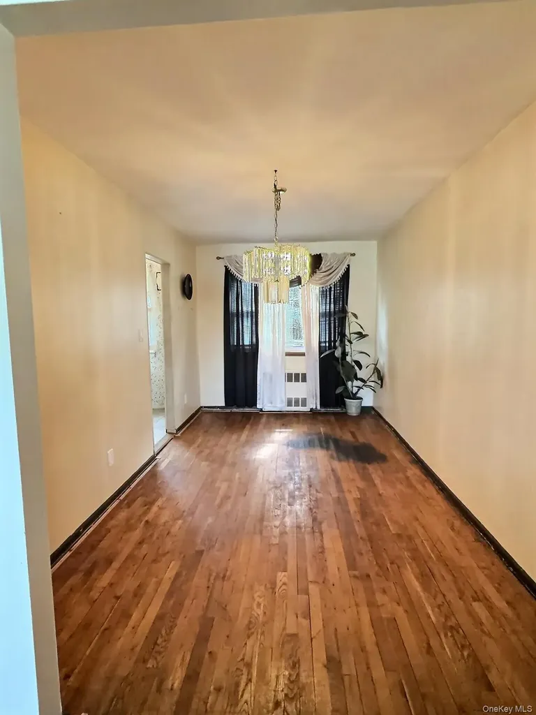 147-25 Brookville Boulevard Rosedale NY 11422
