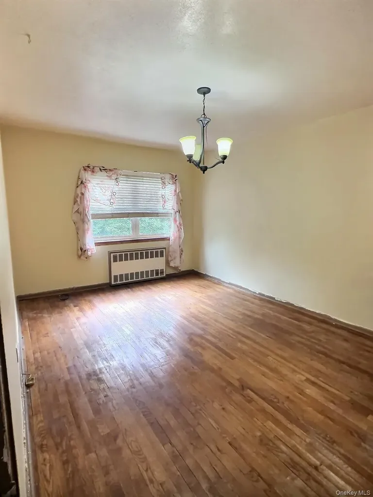 147-25 Brookville Boulevard Rosedale NY 11422