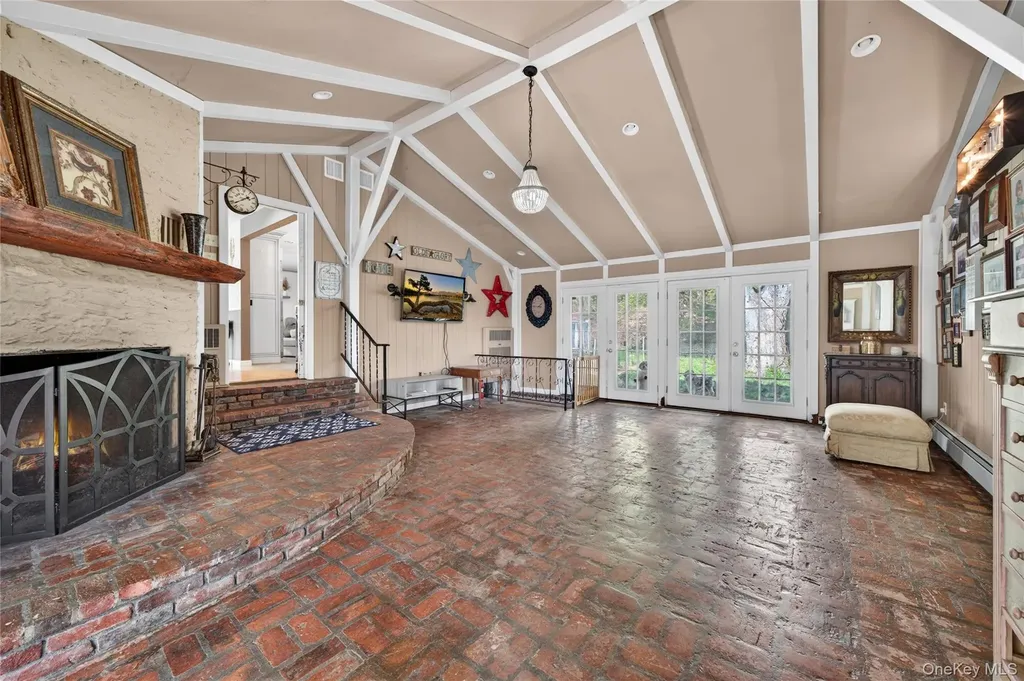 27 High Hill Avenue Warwick NY 10990