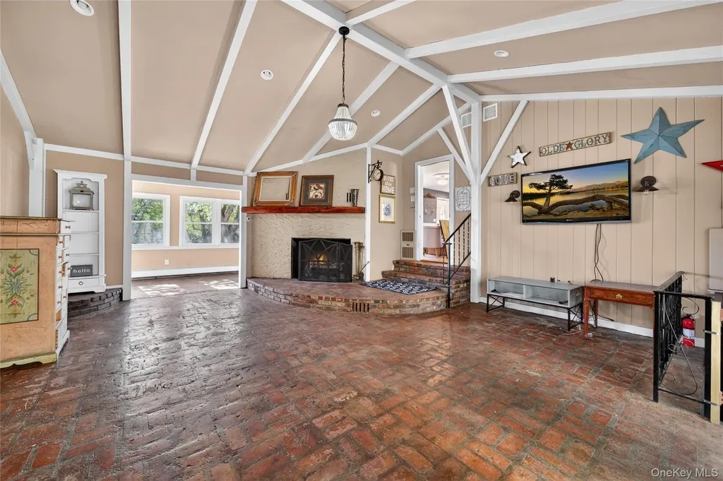27 High Hill Avenue Warwick NY 10990