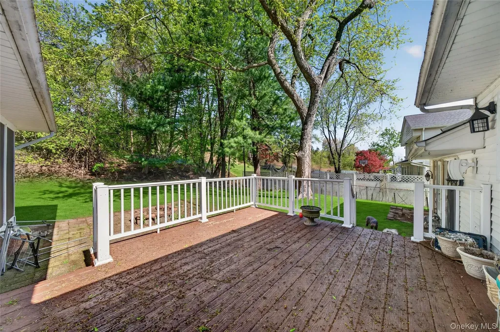 27 High Hill Avenue Warwick NY 10990