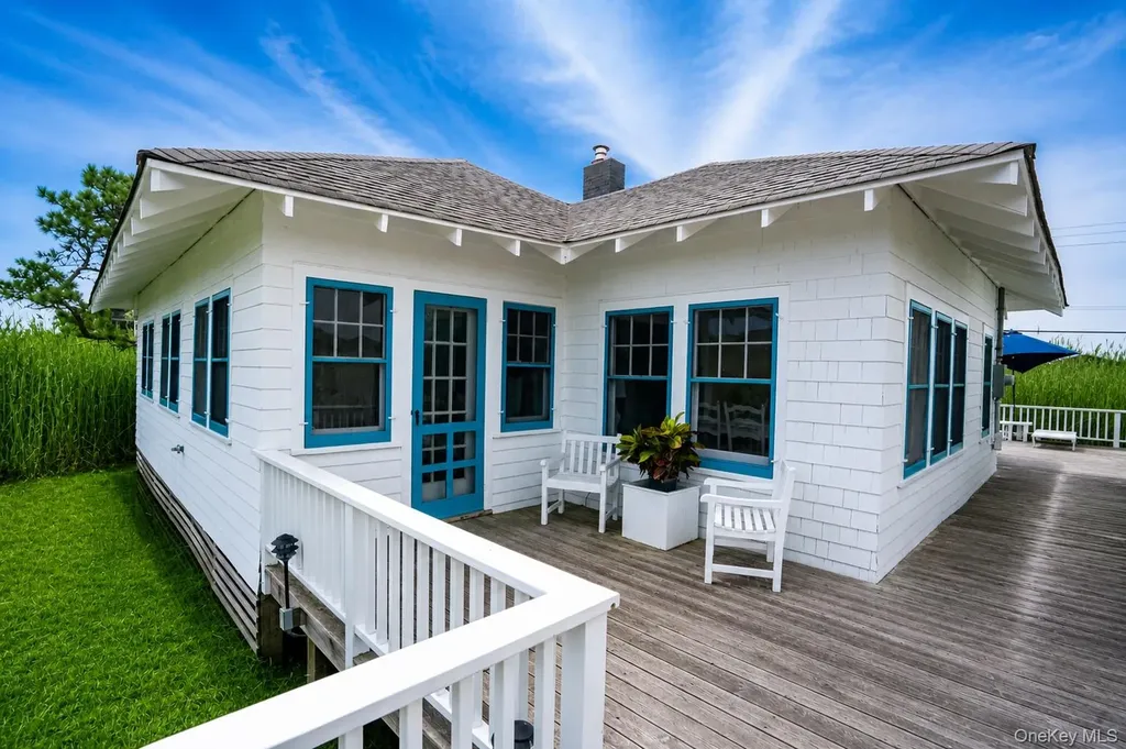 106 West Walk Saltaire NY 11706