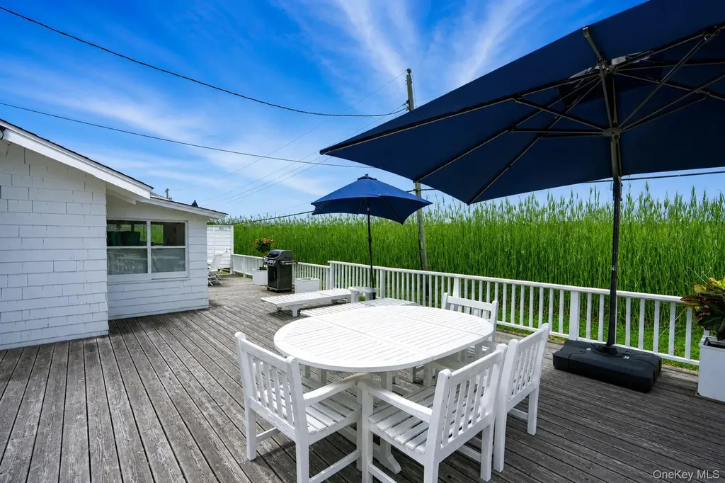106 West Walk Saltaire NY 11706