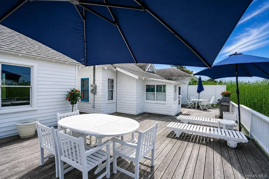 106 West Walk Saltaire NY 11706