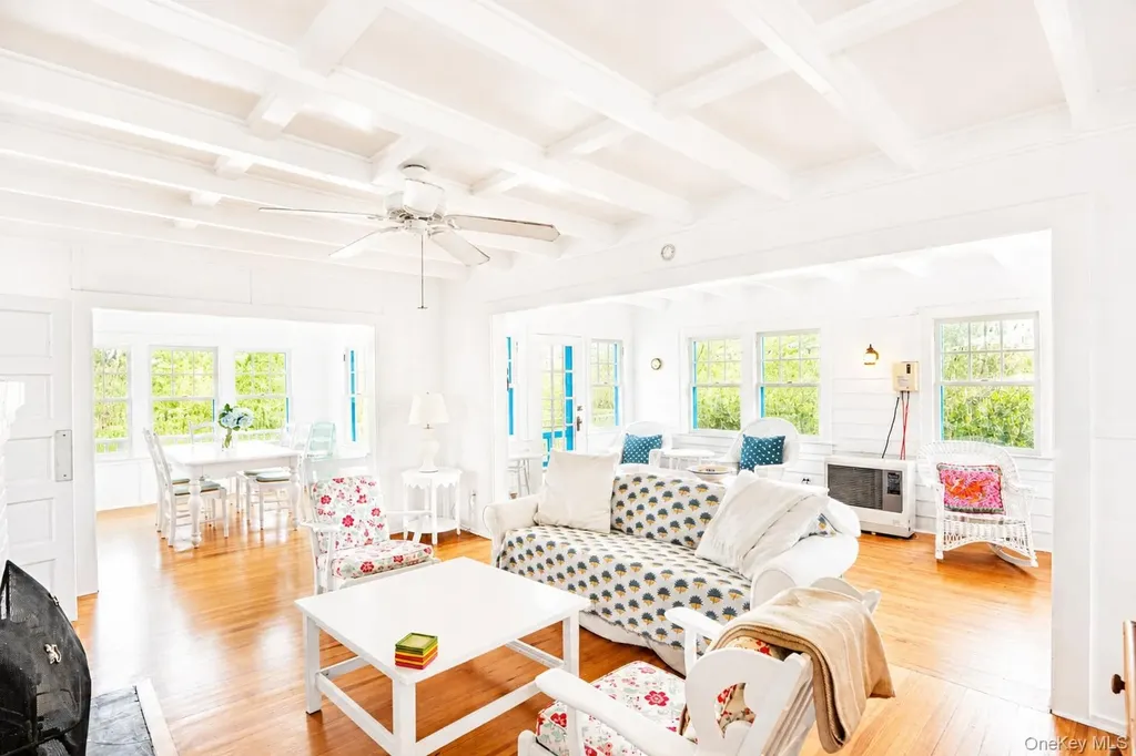 106 West Walk Saltaire NY 11706