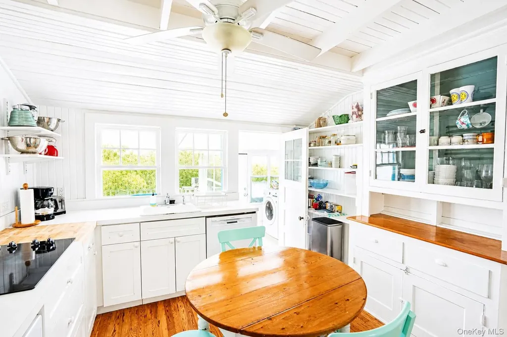 106 West Walk Saltaire NY 11706