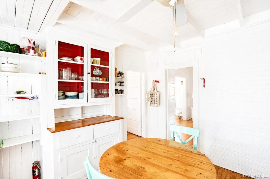 106 West Walk Saltaire NY 11706