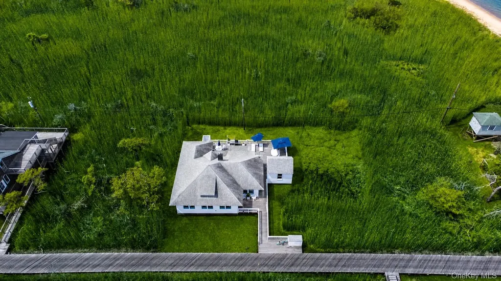 106 West Walk Saltaire NY 11706