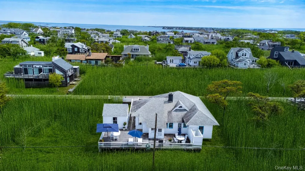 106 West Walk Saltaire NY 11706