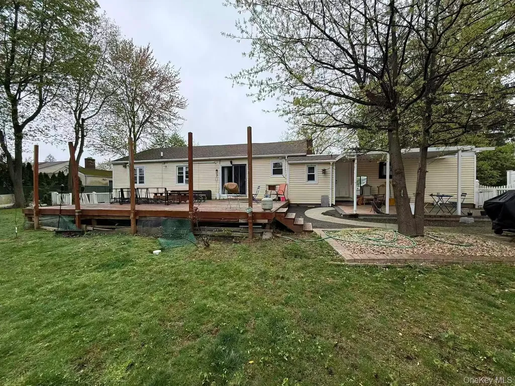 243 Jackson Avenue Syosset NY 11791