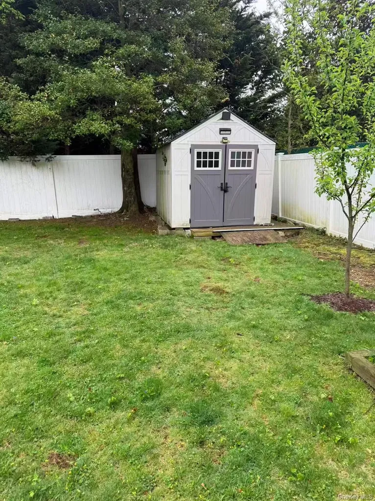 243 Jackson Avenue Syosset NY 11791