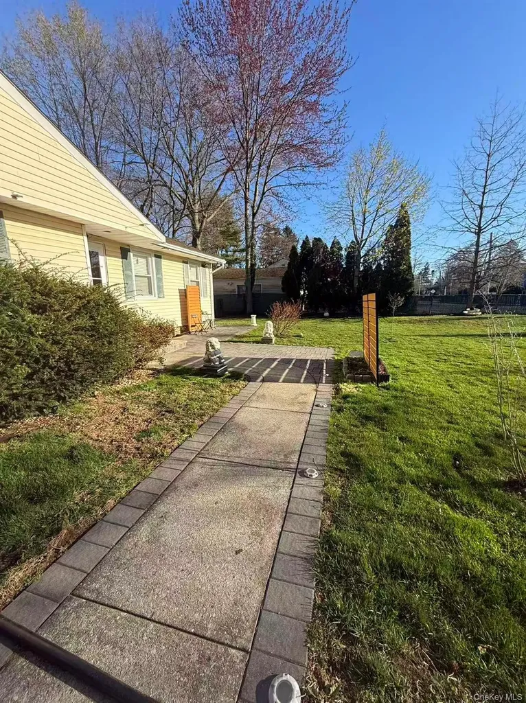 243 Jackson Avenue Syosset NY 11791