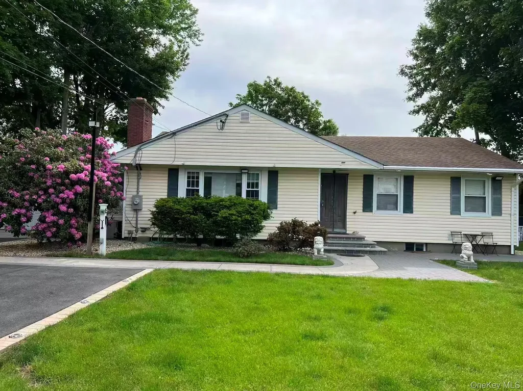 243 Jackson Avenue Syosset NY 11791