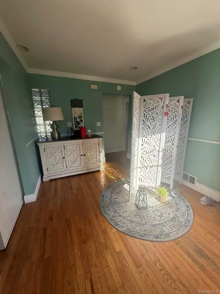 243 Jackson Avenue Syosset NY 11791